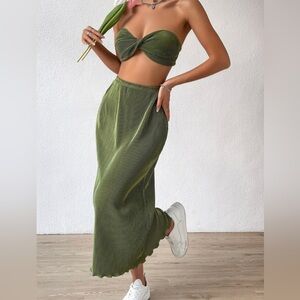 2 pieces top and skirt